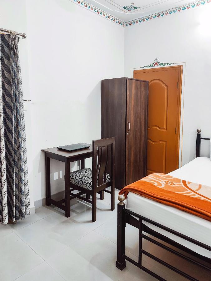 Musafir Hostel Удайпур Екстер'єр фото